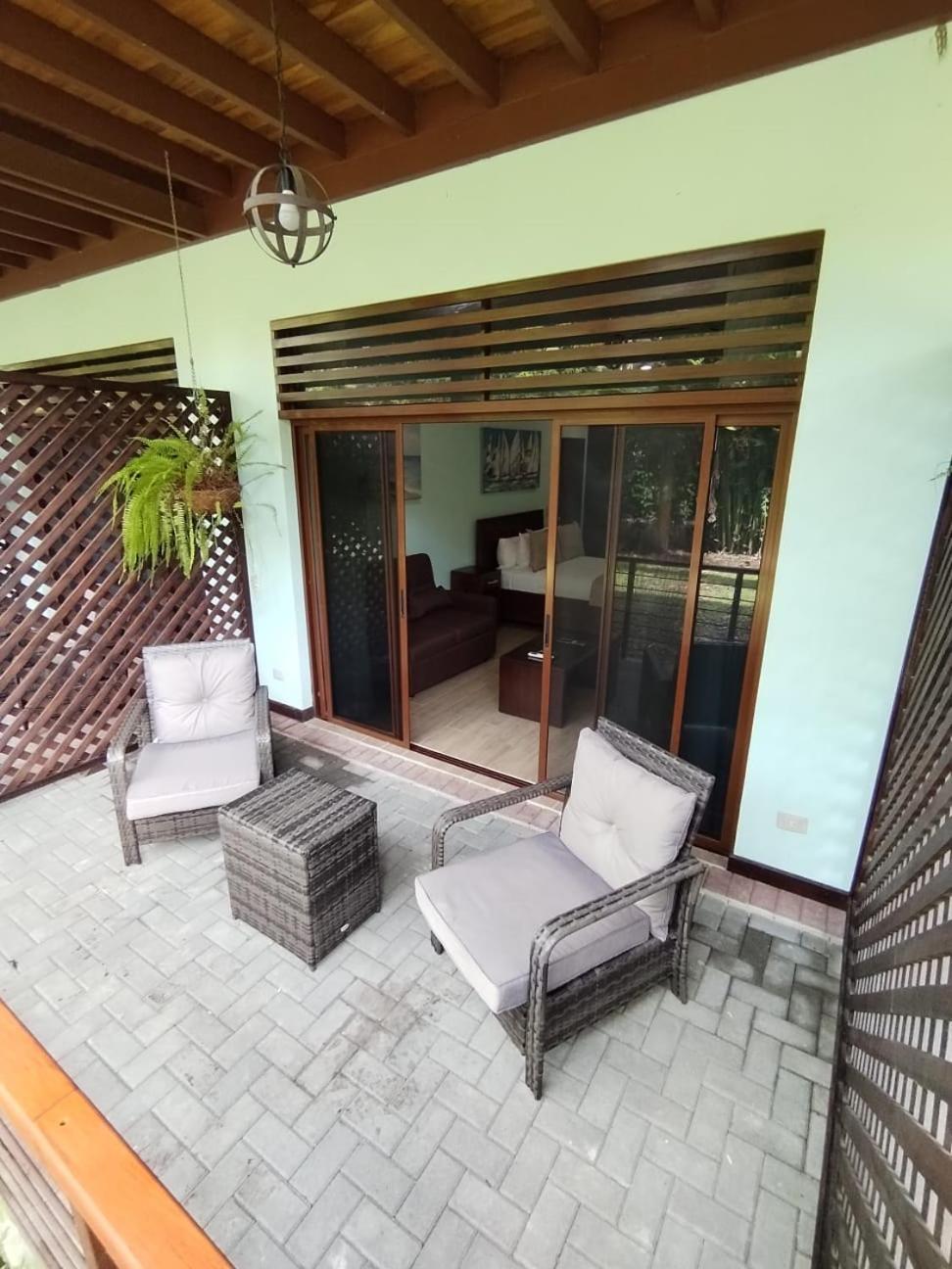 Bungalows Beachfront Hotel Punta Uva Extérieur photo
