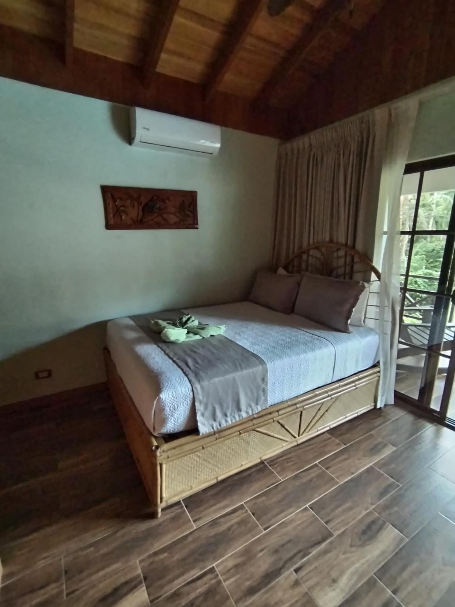 Bungalows Beachfront Hotel Punta Uva Extérieur photo