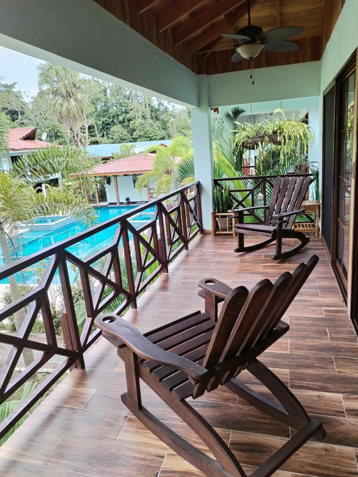 Bungalows Beachfront Hotel Punta Uva Extérieur photo